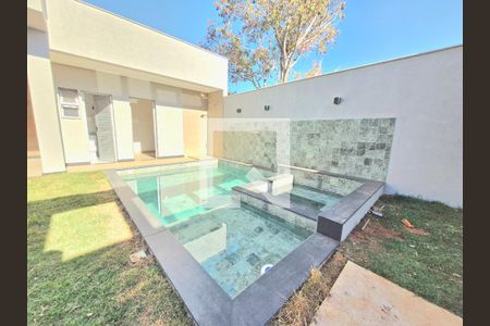 Casa à venda com 170m², 3 quartos e 3 vagasÁrea comum - Piscina