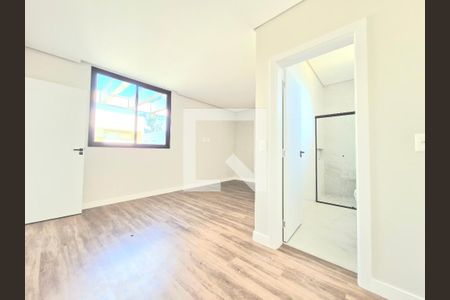 Casa à venda com 170m², 3 quartos e 3 vagasSuíte