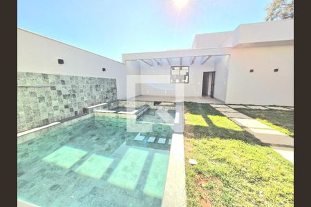Casa à venda com 170m², 3 quartos e 3 vagasPiscina