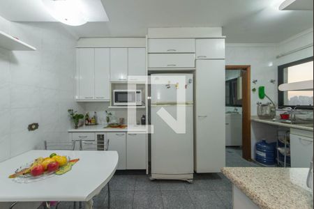 Apartamento para alugar com 117m², 3 quartos e 2 vagasCozinha