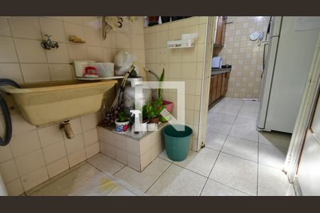 Apartamento à venda com 77m², 2 quartos e 1 vagaÁrea de Serviço