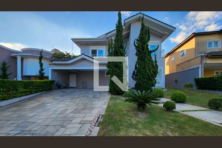 Casa de condomínio para alugar com 700m², 4 quartos e 6 vagasFachada