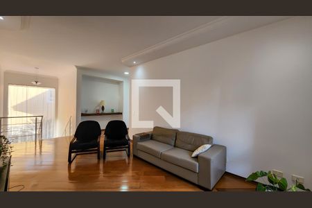 Casa de condomínio para alugar com 700m², 4 quartos e 6 vagasSala 2