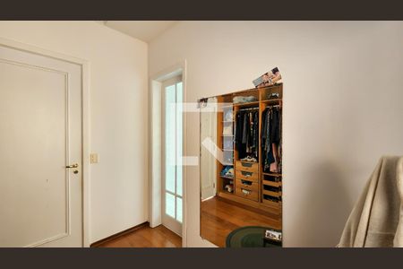 Casa de condomínio para alugar com 700m², 4 quartos e 6 vagasCloset da suíte 1
