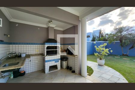 Casa de condomínio para alugar com 700m², 4 quartos e 6 vagasChurrasqueira