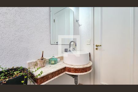 Casa de condomínio para alugar com 700m², 4 quartos e 6 vagasLavabo