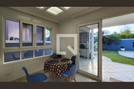 Casa de condomínio para alugar com 700m², 4 quartos e 6 vagasCozinha
