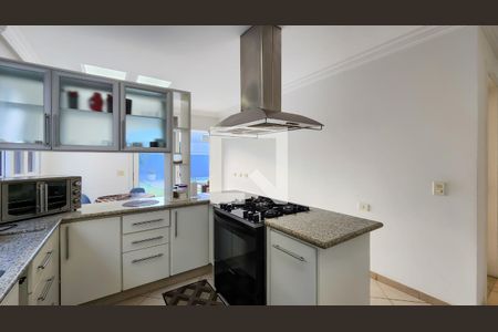 Casa de condomínio para alugar com 700m², 4 quartos e 6 vagasCozinha