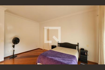 Casa de condomínio para alugar com 700m², 4 quartos e 6 vagasSuíte 4