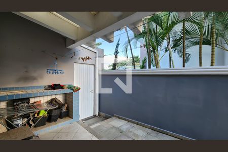 Casa de condomínio para alugar com 700m², 4 quartos e 6 vagasÁrea de serviço
