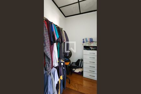 Casa de condomínio para alugar com 700m², 4 quartos e 6 vagasCloset da suíte 2