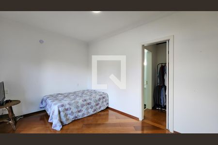 Casa de condomínio para alugar com 700m², 4 quartos e 6 vagas Suíte 2