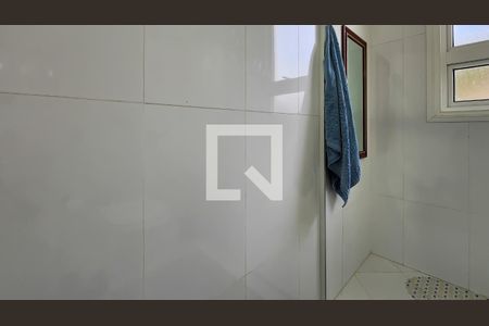 Casa de condomínio para alugar com 700m², 4 quartos e 6 vagasBanheiro da Suíte 2