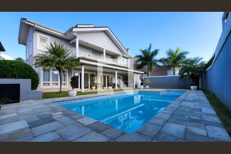 Casa de condomínio para alugar com 700m², 4 quartos e 6 vagasPiscina