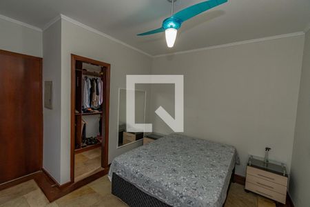 Casa à venda com 535m², 5 quartos e 8 vagas Casa à venda com 535m², 5 quartos e 8 vagasQuarto