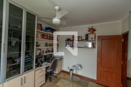 Casa à venda com 535m², 5 quartos e 8 vagas Casa à venda com 535m², 5 quartos e 8 vagasEscritório