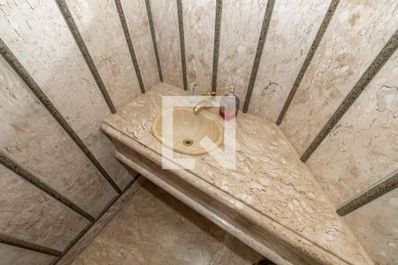 Casa à venda com 535m², 5 quartos e 8 vagas Casa à venda com 535m², 5 quartos e 8 vagasDetalhe Lavabo 2