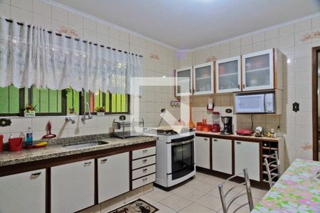 Casa à venda com 110m², 3 quartos e 2 vagas Casa à venda com 110m², 3 quartos e 2 vagasCozinha