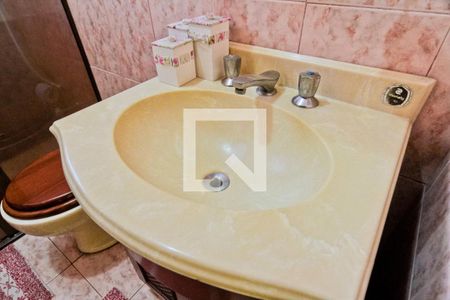 Casa à venda com 110m², 3 quartos e 2 vagas Casa à venda com 110m², 3 quartos e 2 vagasBanheiro