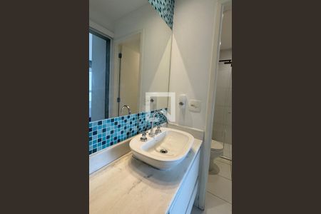 Banheiro da Suíte 1 de apartamento para alugar com 1 quarto, 43m² em Melville Empresarial Ii, Barueri