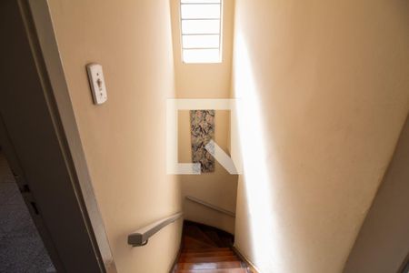 Escada de casa à venda com 2 quartos, 100m² em Vila Cordeiro, São Paulo