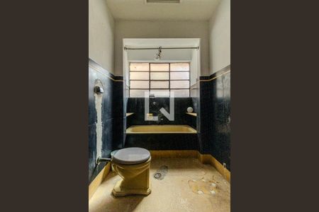 Banheiro de kitnet/studio para alugar com 1 quarto, 29m² em República, São Paulo