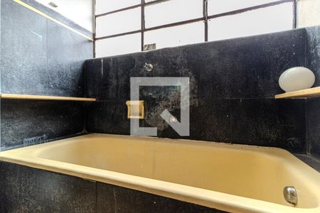 Banheiro de kitnet/studio para alugar com 1 quarto, 29m² em República, São Paulo