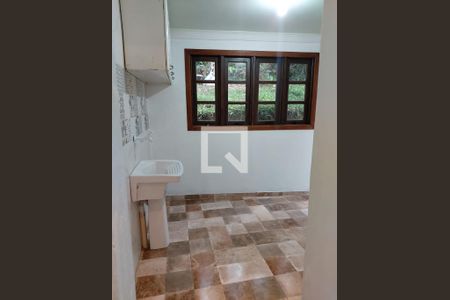 Cozinha e Area de Serviço de casa para alugar com 4 quartos, 125m² em Lagoa da Conceição, Florianópolis