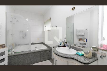 Casa à venda com 430m², 3 quartos e 4 vagas Casa à venda com 430m², 3 quartos e 4 vagasBanheiro da Suíte 3