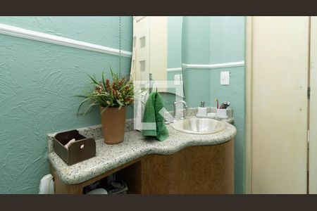 Casa à venda com 430m², 3 quartos e 4 vagas Casa à venda com 430m², 3 quartos e 4 vagasLavabo 1