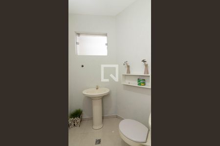 Casa à venda com 430m², 3 quartos e 4 vagas Casa à venda com 430m², 3 quartos e 4 vagasLavabo 2