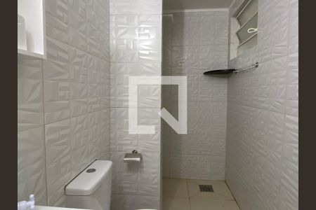 Banheiro  de apartamento para alugar com 1 quarto, 42m² em Agronomia, Porto Alegre