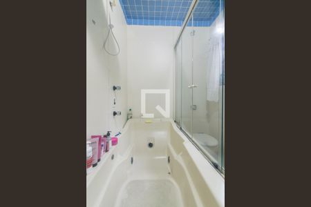 Casa à venda com 260m², 4 quartos e 2 vagasBanheira da Suite