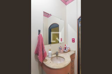 Casa à venda com 260m², 4 quartos e 2 vagasBanheiro