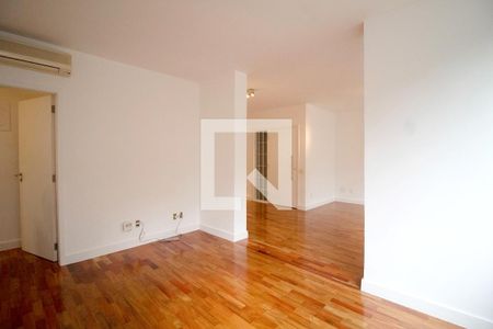 Sala de apartamento à venda com 2 quartos, 103m² em Jardim Europa, São Paulo