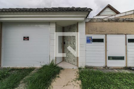 Casa de condomínio à venda com 248m², 4 quartos e 1 vagaFachada