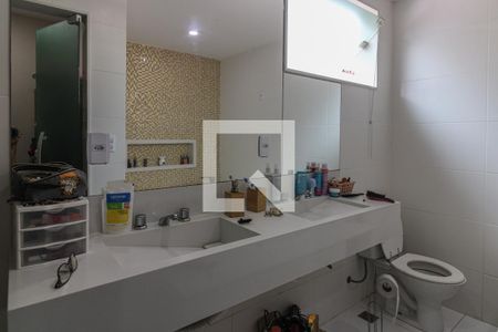 Suíte 1 - Banheiro de casa de condomínio à venda com 4 quartos, 248m² em Barra da Tijuca, Rio de Janeiro