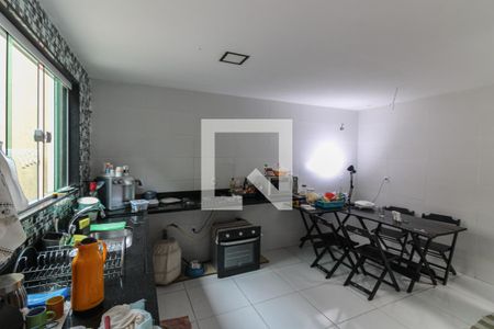 Casa de condomínio à venda com 248m², 4 quartos e 1 vagaCozinha