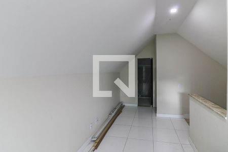 Casa de condomínio à venda com 248m², 4 quartos e 1 vagaSótão