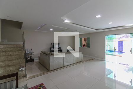 Sala de casa de condomínio à venda com 4 quartos, 248m² em Barra da Tijuca, Rio de Janeiro