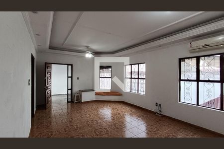 Sala de casa para alugar com 3 quartos, 225m² em Vila Elza, Sorocaba
