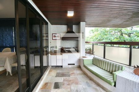 Apartamento para alugar com 180m², 3 quartos e 2 vagasVaranda