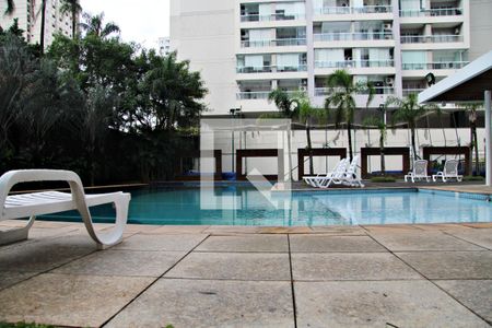 Apartamento à venda com 100m², 3 quartos e 2 vagasÁrea comum - Piscina