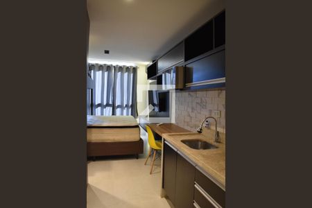 Cozinha de kitnet/studio para alugar com 1 quarto, 17m² em Centro, Curitiba