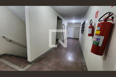 Apartamento para alugar com 97m², 3 quartos e 1 vagaEscada