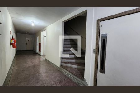 Apartamento para alugar com 97m², 3 quartos e 1 vagaEscada