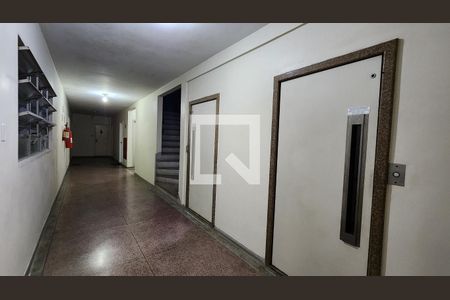 Apartamento para alugar com 97m², 3 quartos e 1 vagaEscada