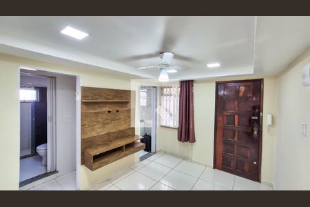 Sala de apartamento para alugar com 2 quartos, 55m² em Irajá, Rio de Janeiro