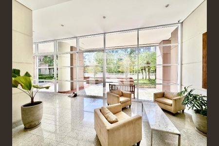 Apartamento à venda com 140m², 3 quartos e 2 vagas Apartamento à venda com 140m², 3 quartos e 2 vagasHall social