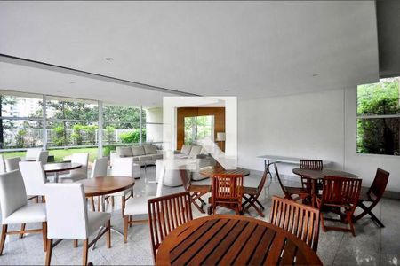 Apartamento à venda com 140m², 3 quartos e 2 vagas Apartamento à venda com 140m², 3 quartos e 2 vagasÁrea comum - Salão de festas